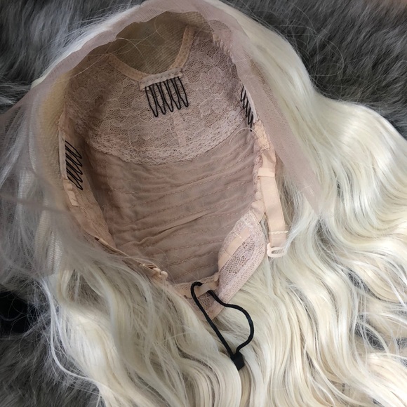 20” BLONDE WAVY LACE FRONT WIG *NEW*